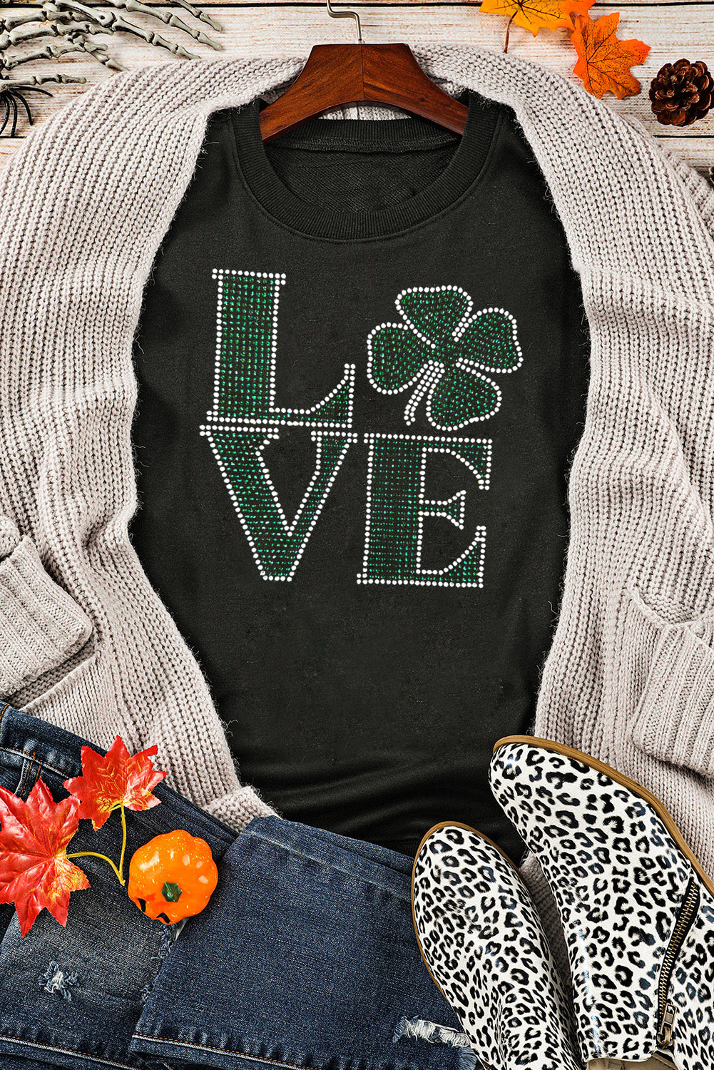 Black St Patricks Day Rhinestone LOVE Letter Graphic Crewneck Sweatshirt